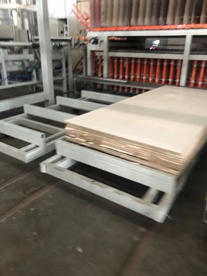 Beli Full Automatic High Pressure Short Cycle Hot Press Untuk Papan Kayu Laminasi Papan MDF online manufacture